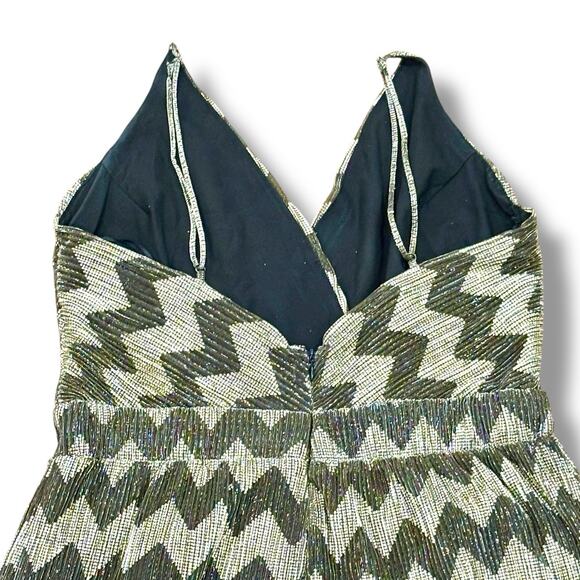 ASTR Size M Phoebe Zigzag Metallic V-Neck Wide Leg Jumpsuit Travel Packable - Picture 5 of 10